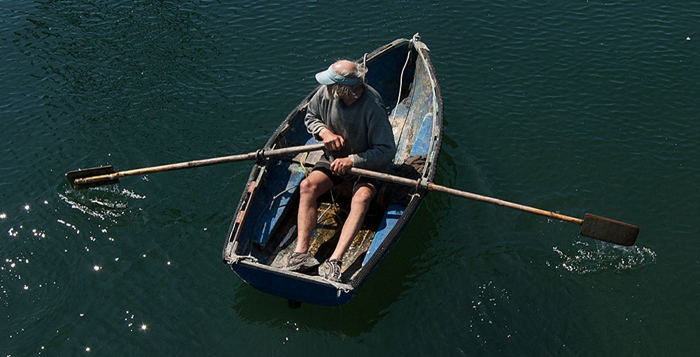 Embarcación con casco, sin cubierta