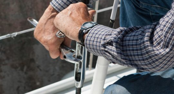 Ajuste de tensor de obenque